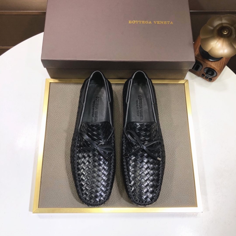 bo*te*ga Ve*ne*ta leather shoes